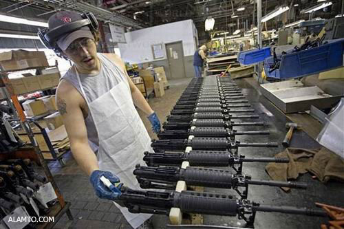 عکس هایی از کارخانه تولید سلاح M16